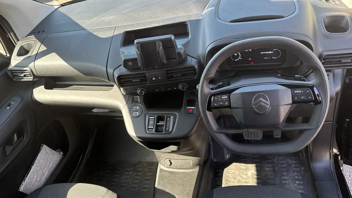 2024-citroen-berlingo-15-bluehdi-m-enterprise-130pseu6e-eat8-big-3