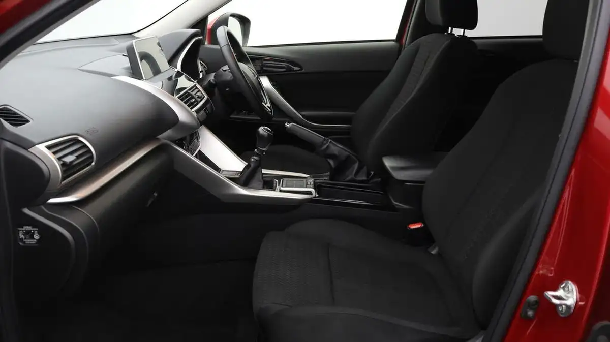 2018-mitsubishi-eclipse-cross-15-2-big-13