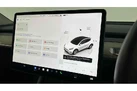 2022-tesla-model-y-e-long-range-small-39