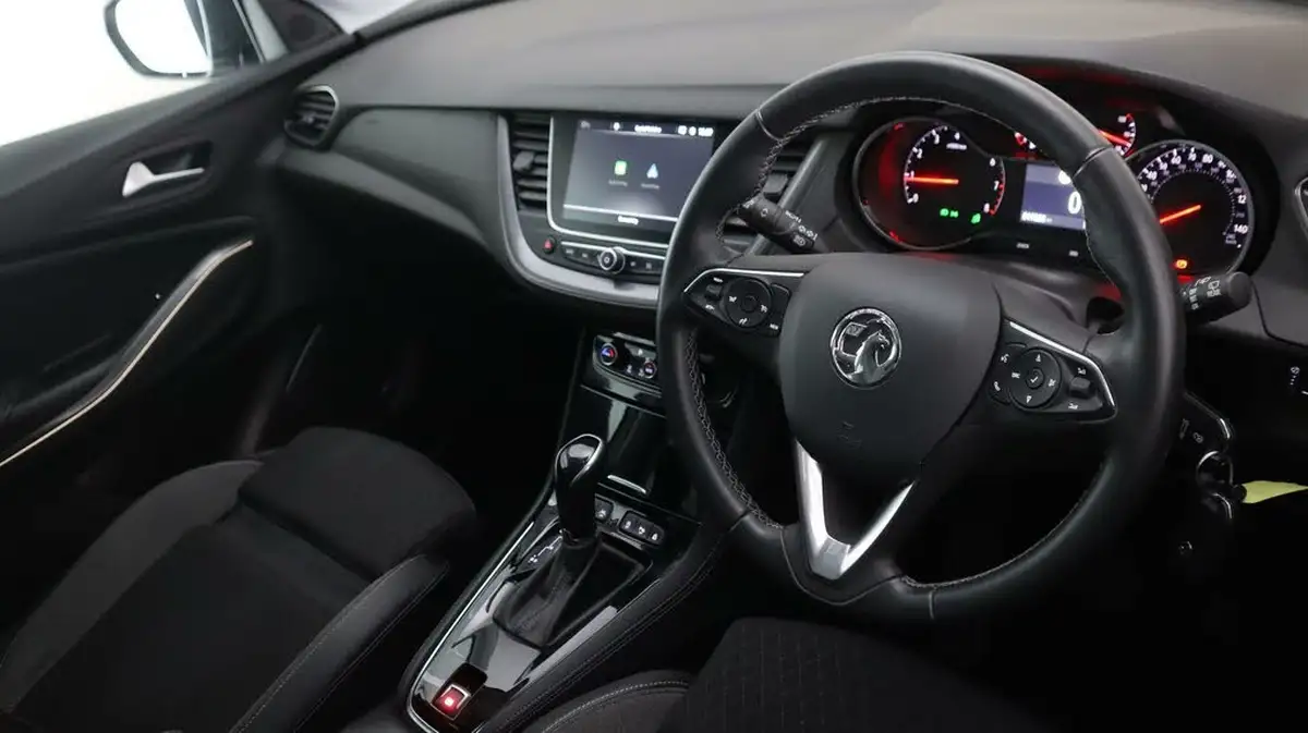 2020-vauxhall-grandland-x-12-sri-nav-auto-big-9