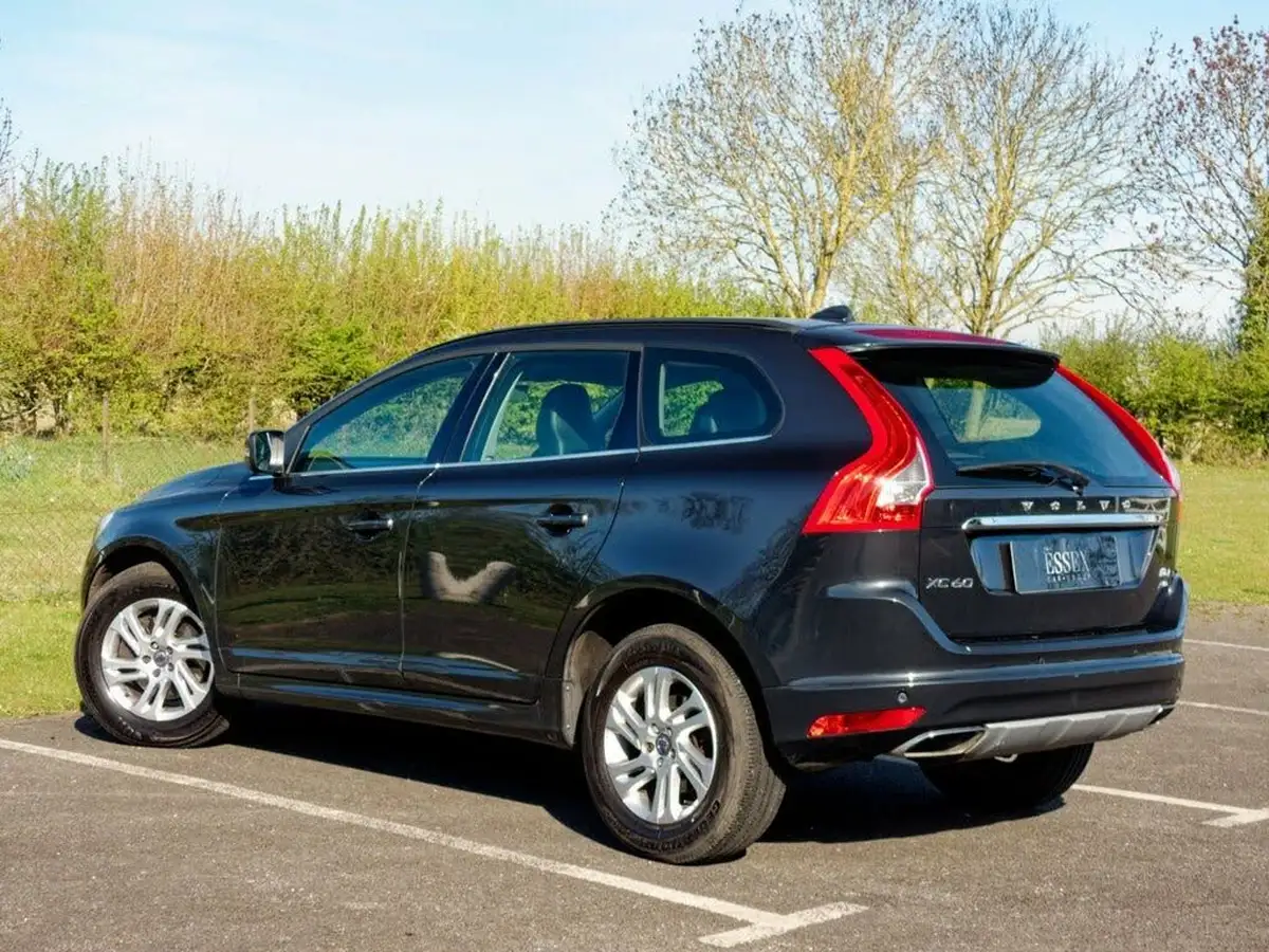 2017-volvo-xc60-24td-d4-se-geartronic-big-10