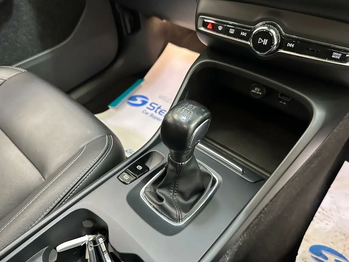 2019-volvo-xc40-20td-d3-momentum-big-15