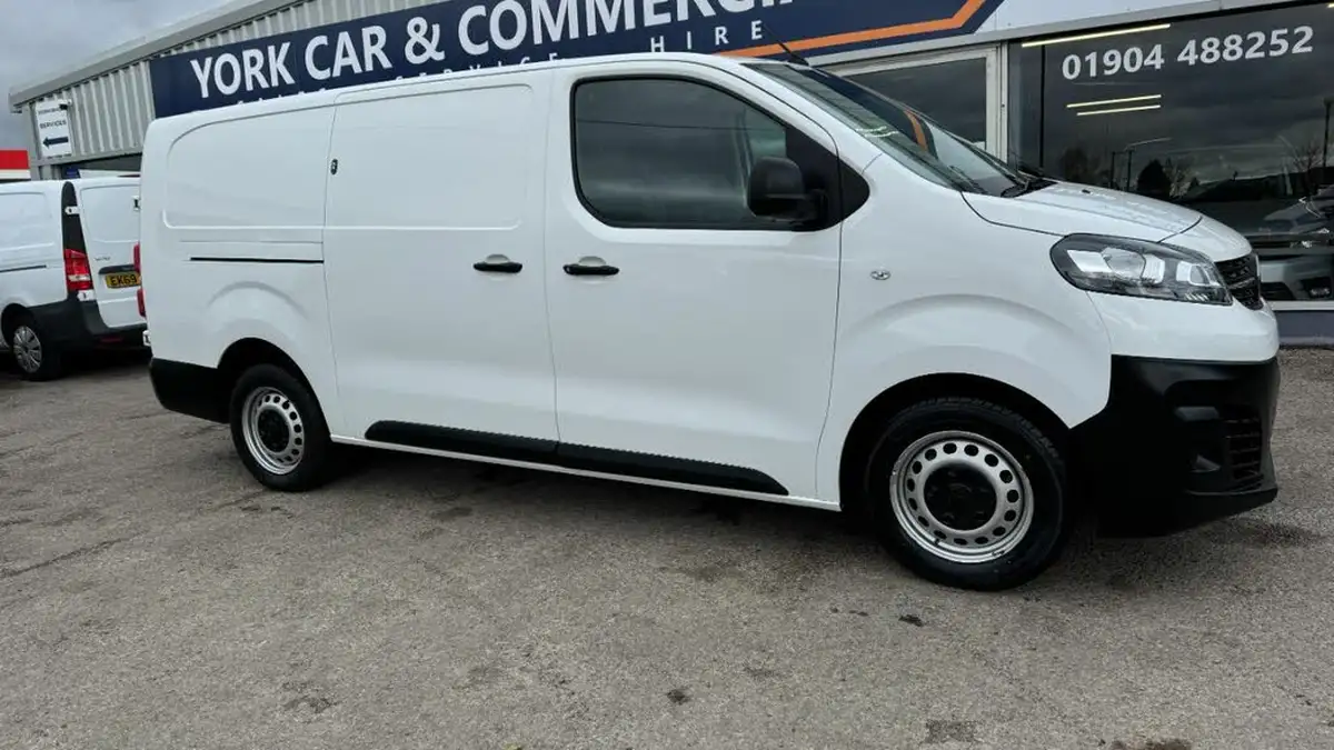 2019-vauxhall-vivaro-15td-2900-l2h1-dynamic-big-14