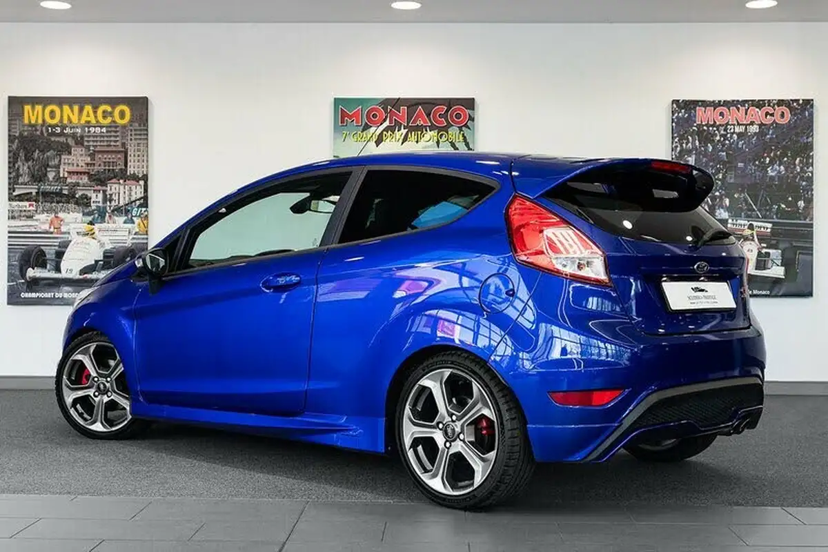 2016-ford-fiesta-16-st-3-3d-big-1