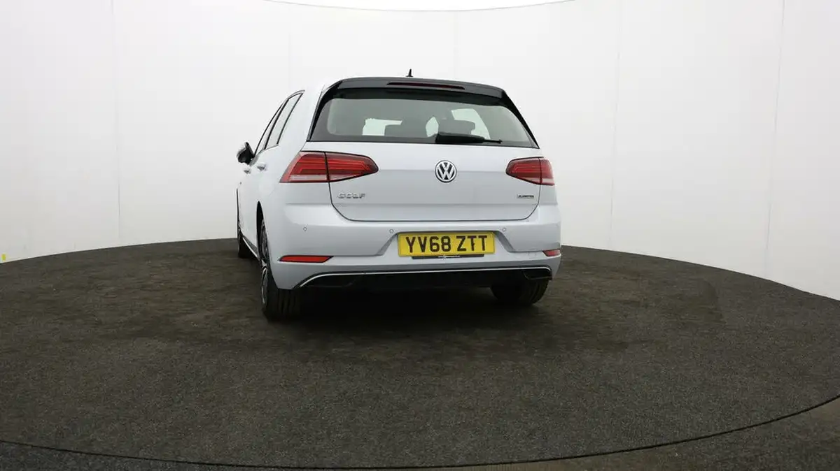 2019-volkswagen-golf-15-tsi-se-130ps-ss-hatchback-5d-big-72
