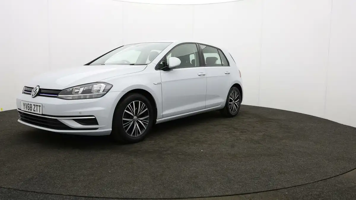 2019-volkswagen-golf-15-tsi-se-130ps-ss-hatchback-5d-big-2