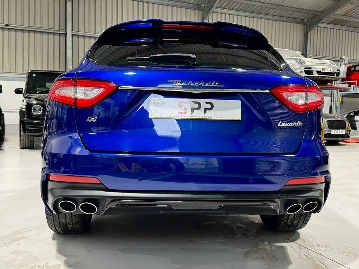 2019-maserati-levante-30-gransport-nerissimo-pack-ss-big-10