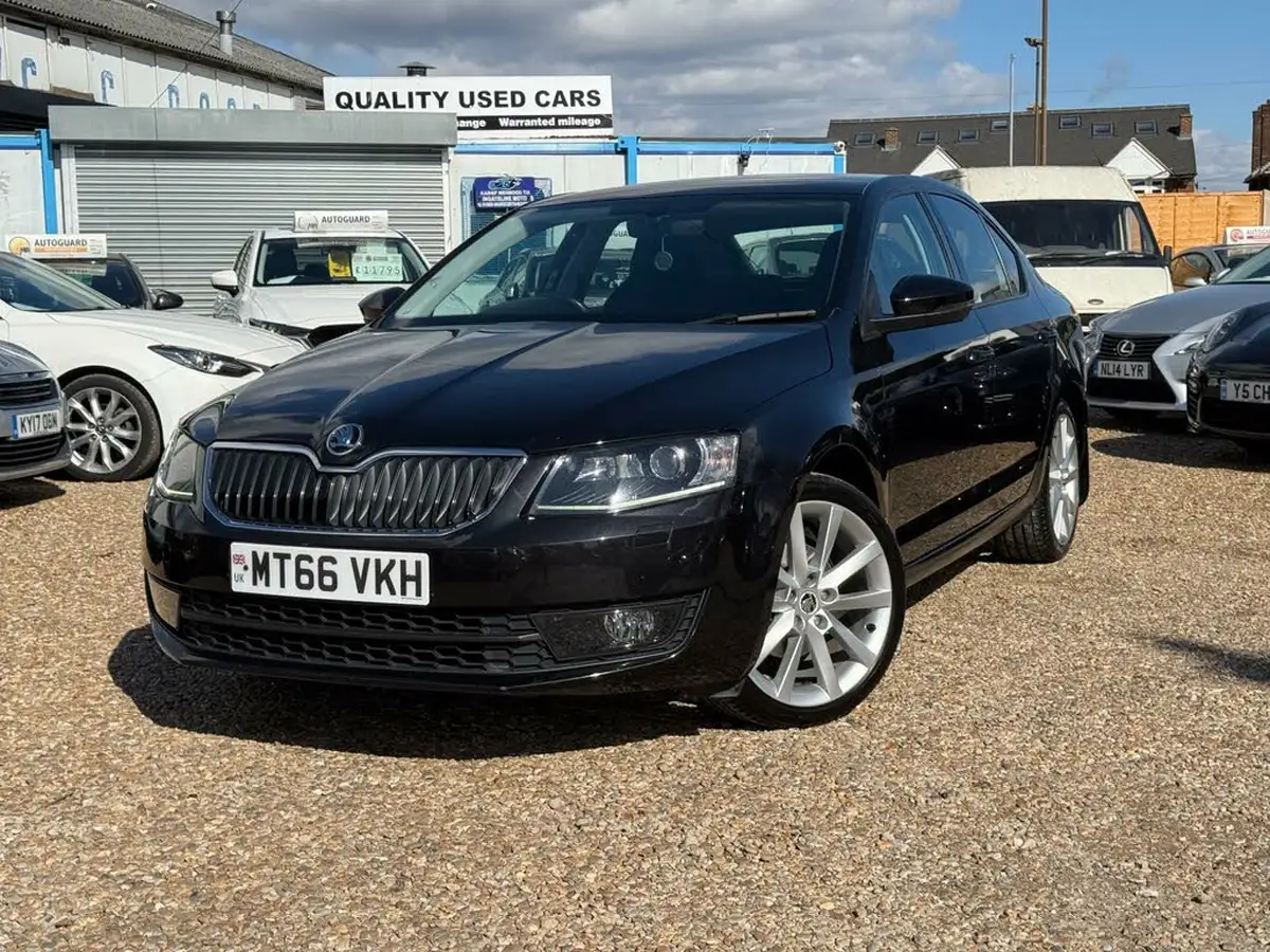 2016-skoda-octavia-14-tsi-se-sport-hatchback-dsg-big-1