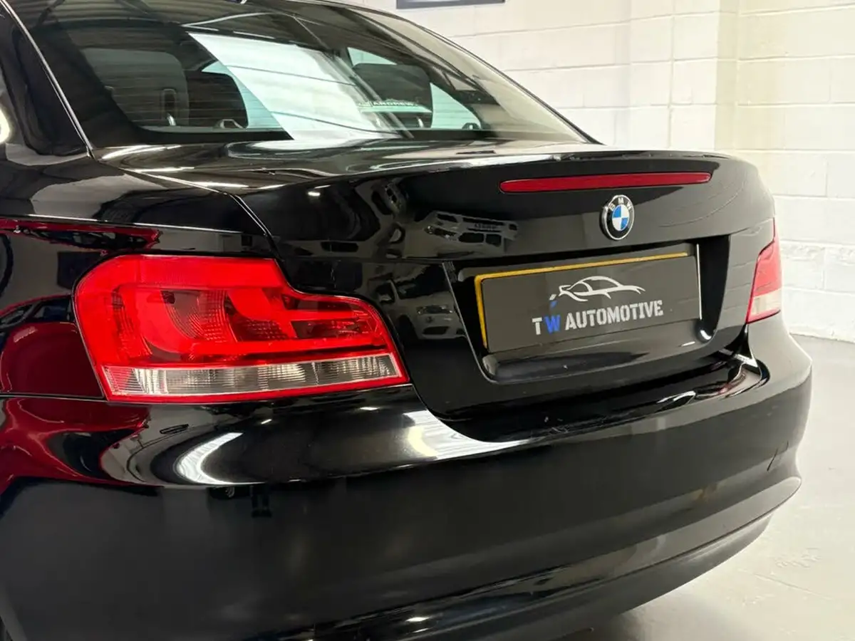 2011-bmw-1-series-20td-120d-sport-coupe-2d-big-18