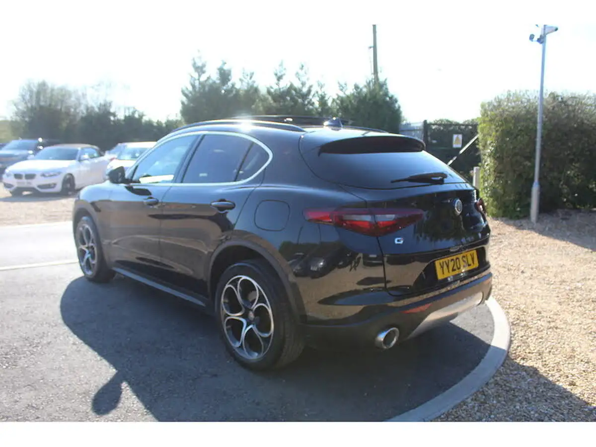 2020-alfa-romeo-stelvio-20-speciale-big-4