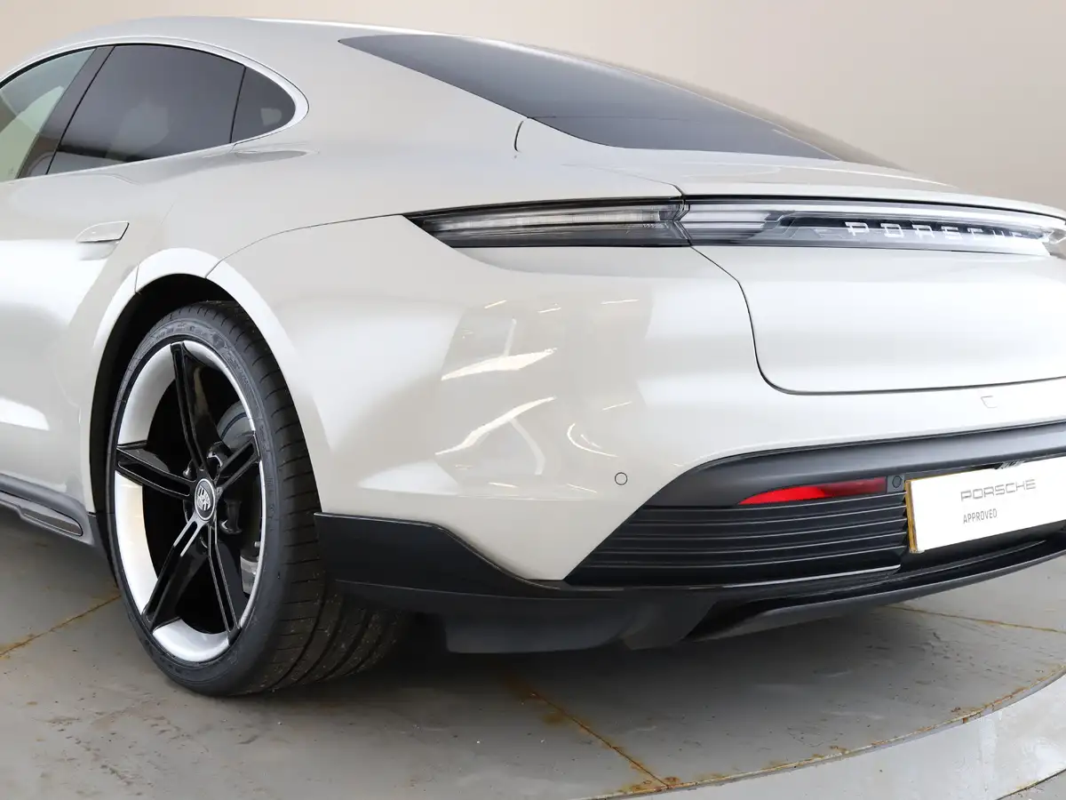 2021-porsche-taycan-e-4s-571ps-performance-battery-plus-big-17