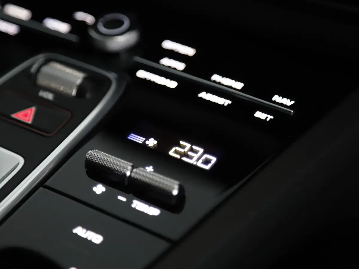 2022-porsche-cayenne-30-v6-platinum-edition-coupe-big-35