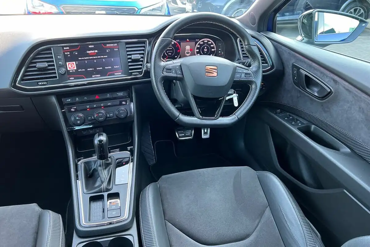2020-seat-leon-20-tsi-cupra-300-4drive-ss-estate-big-17