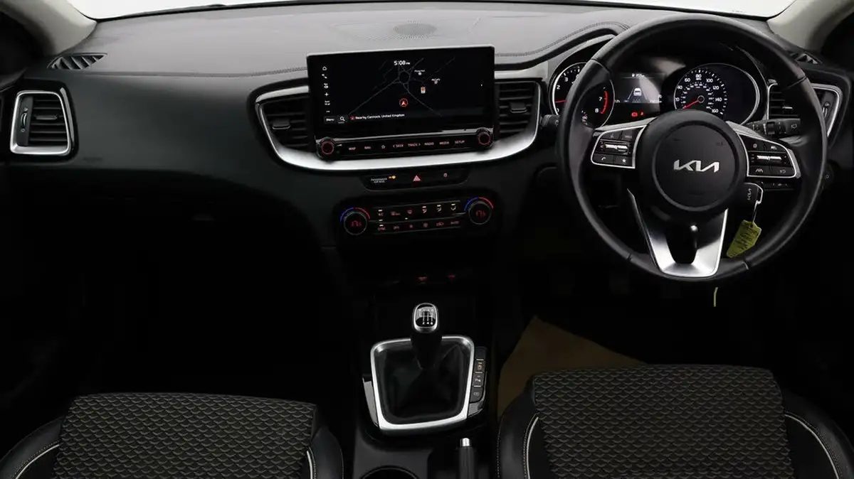 2022-kia-ceed-15-t-gdi-3-hatchback-big-12