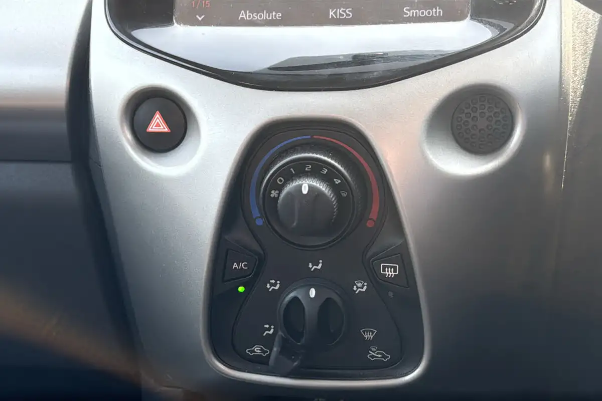 2016-citroen-c1-12-puretech-feel-81ps-5d-big-14