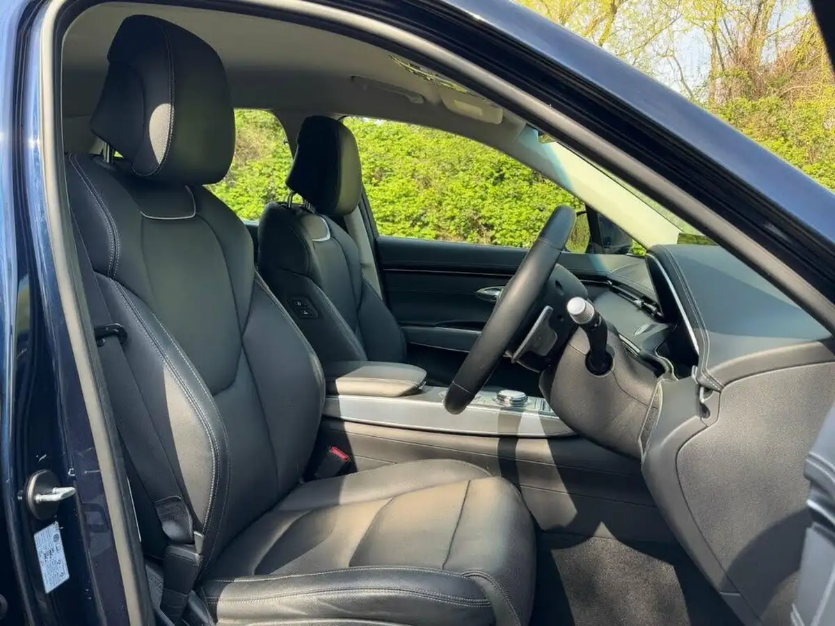2022-genesis-gv70-25-t-premium-line-big-8