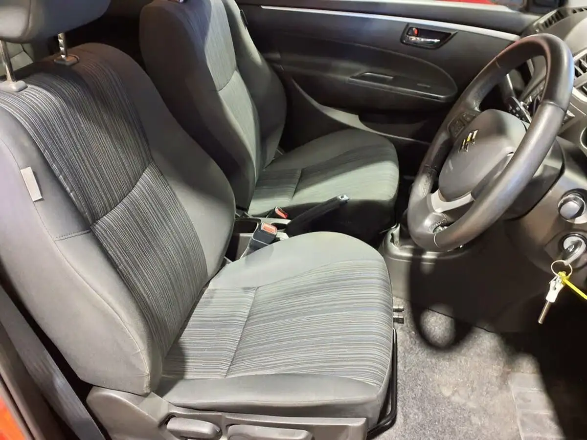 2015-suzuki-swift-12-sz2-3d-big-9