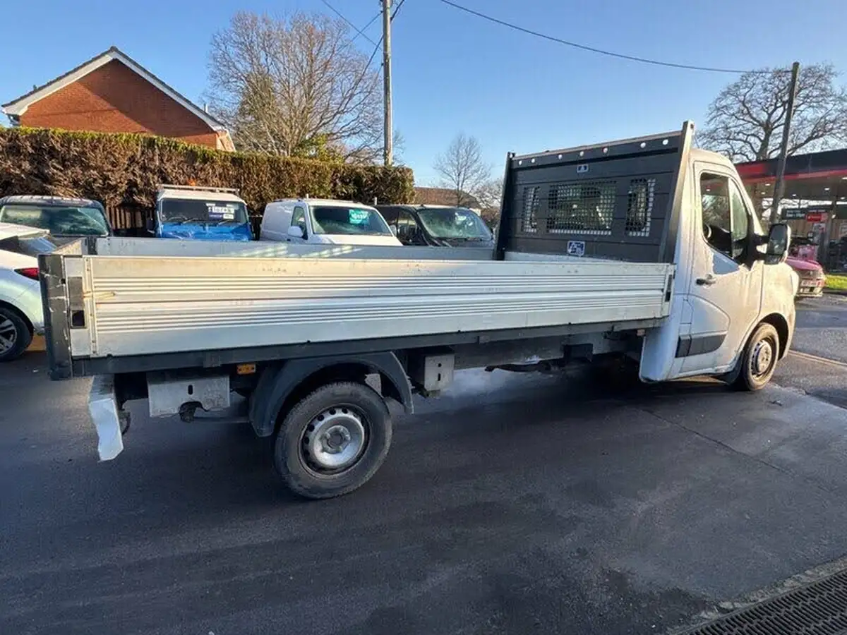 2021-renault-master-23dci-ll35-135-business-chassis-cab-big-7