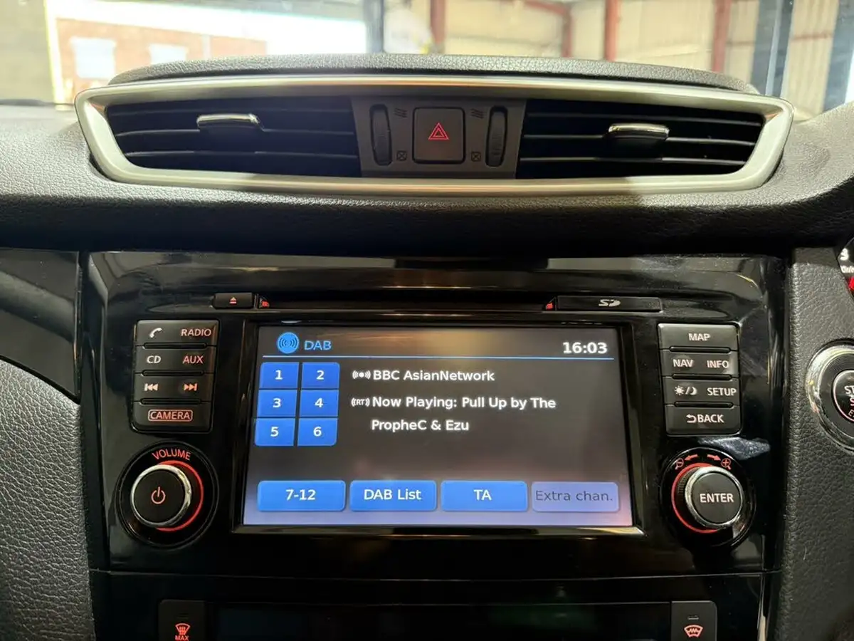 2014-nissan-qashqai-16dci-tekna-big-33