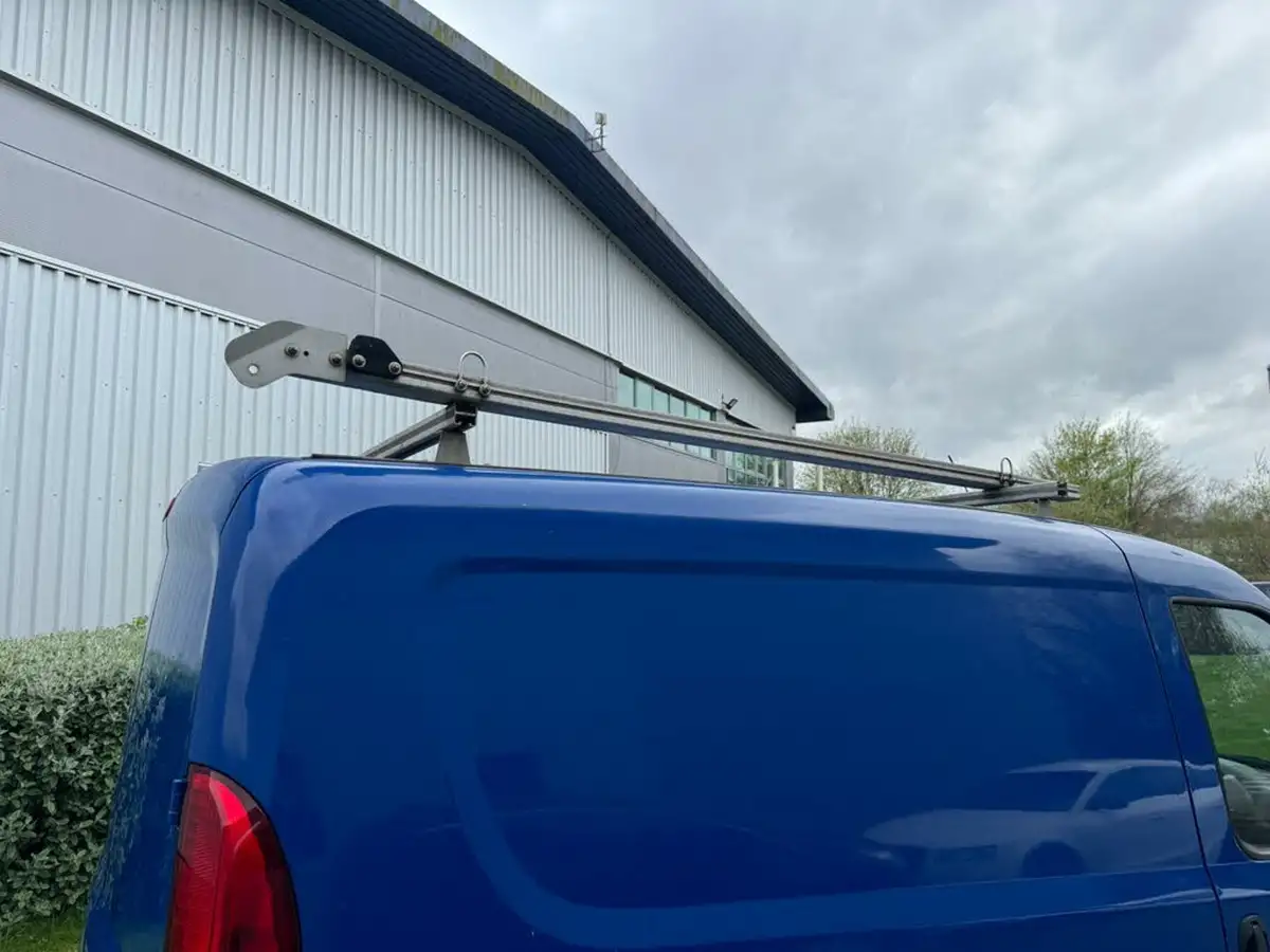 2010-fiat-doblo-cargo-13td-sx-16v-90-panel-big-12