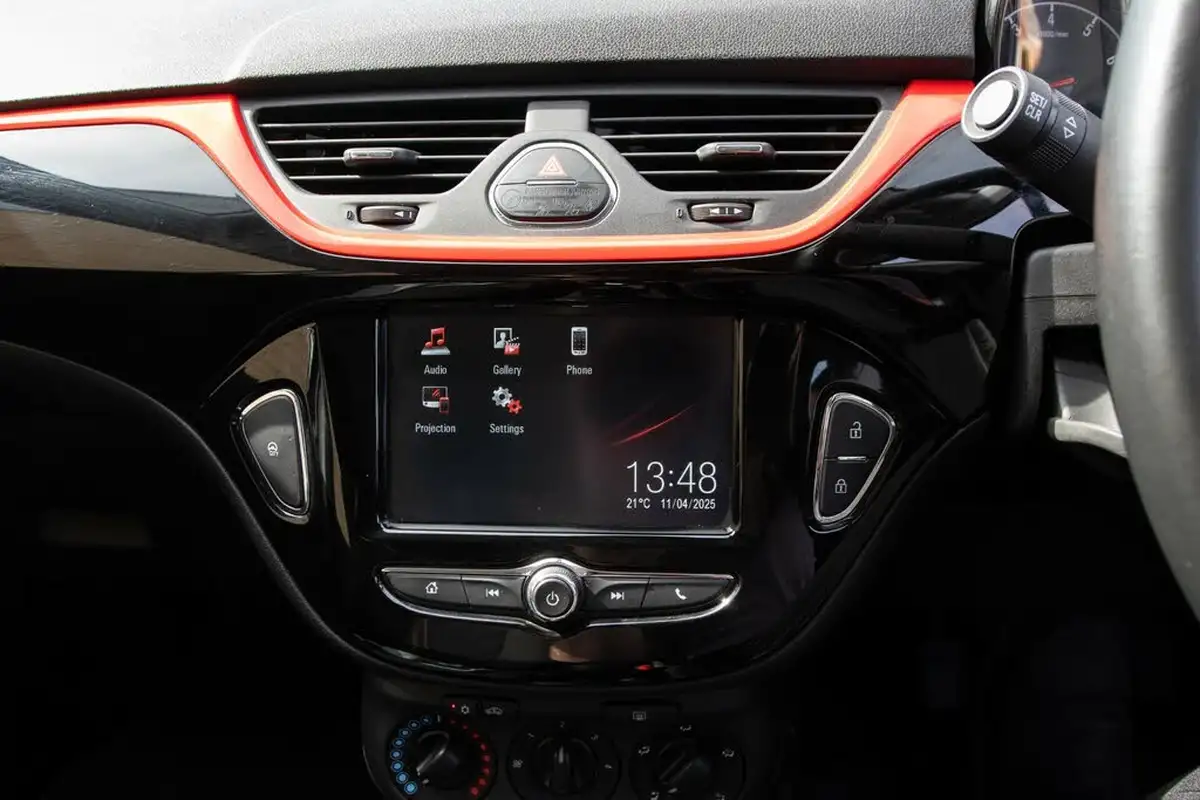 2017-vauxhall-corsa-14i-sri-90ps-ecoflex-5d-big-21