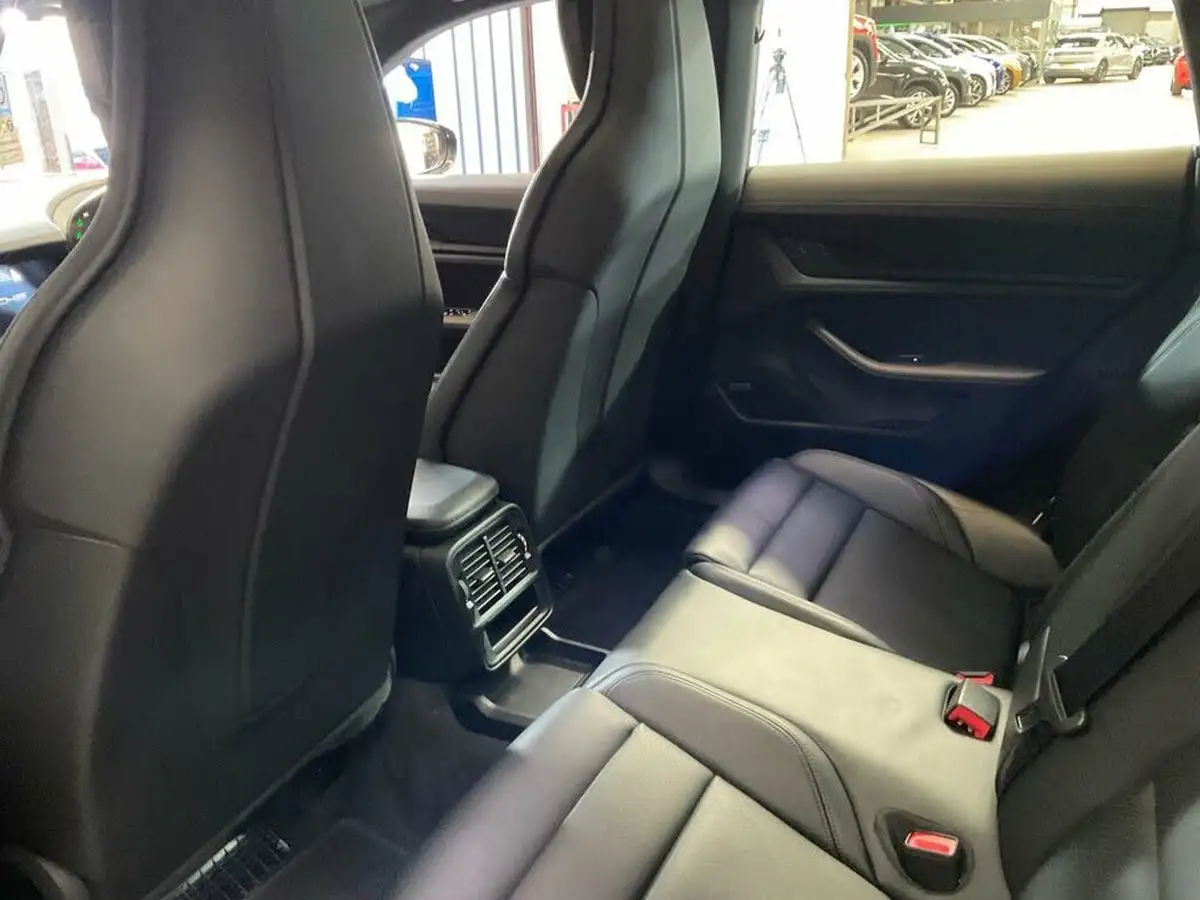 2023-porsche-taycan-e-4s-sport-turismo-571ps-performance-battery-plus-big-23