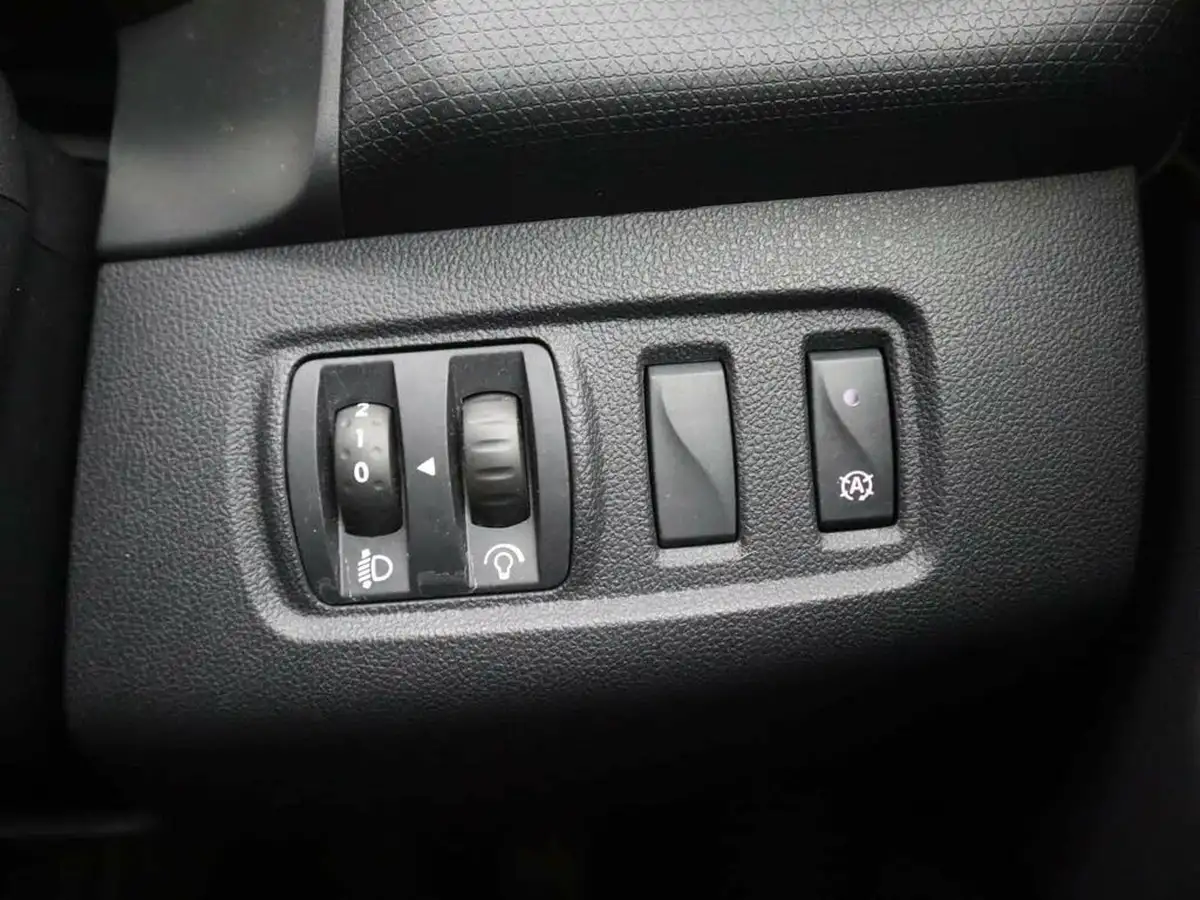 2017-renault-clio-09-tce-dynamique-nav-big-20