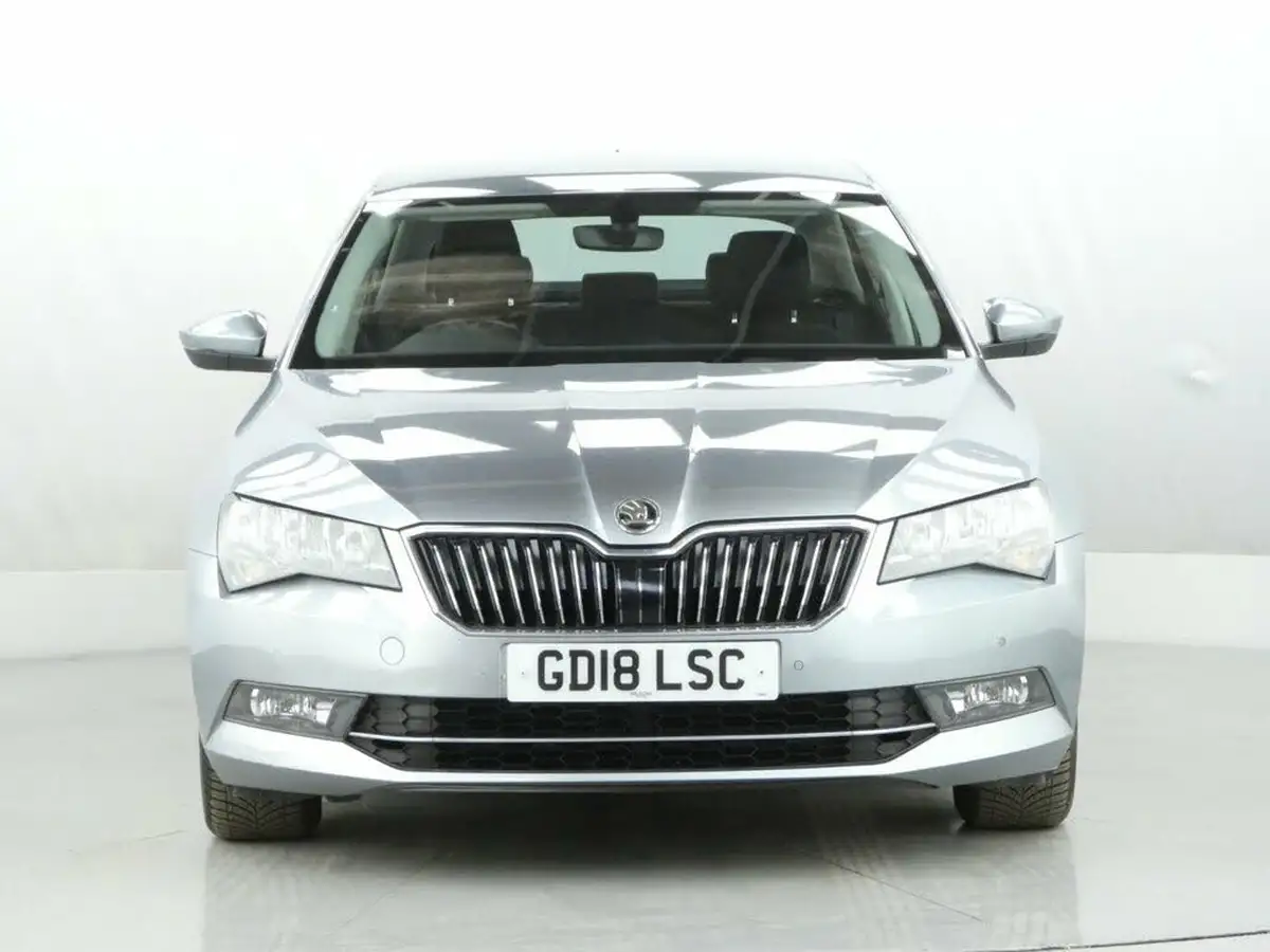2018-skoda-superb-14-tsi-act-se-hatchback-dsg-big-2