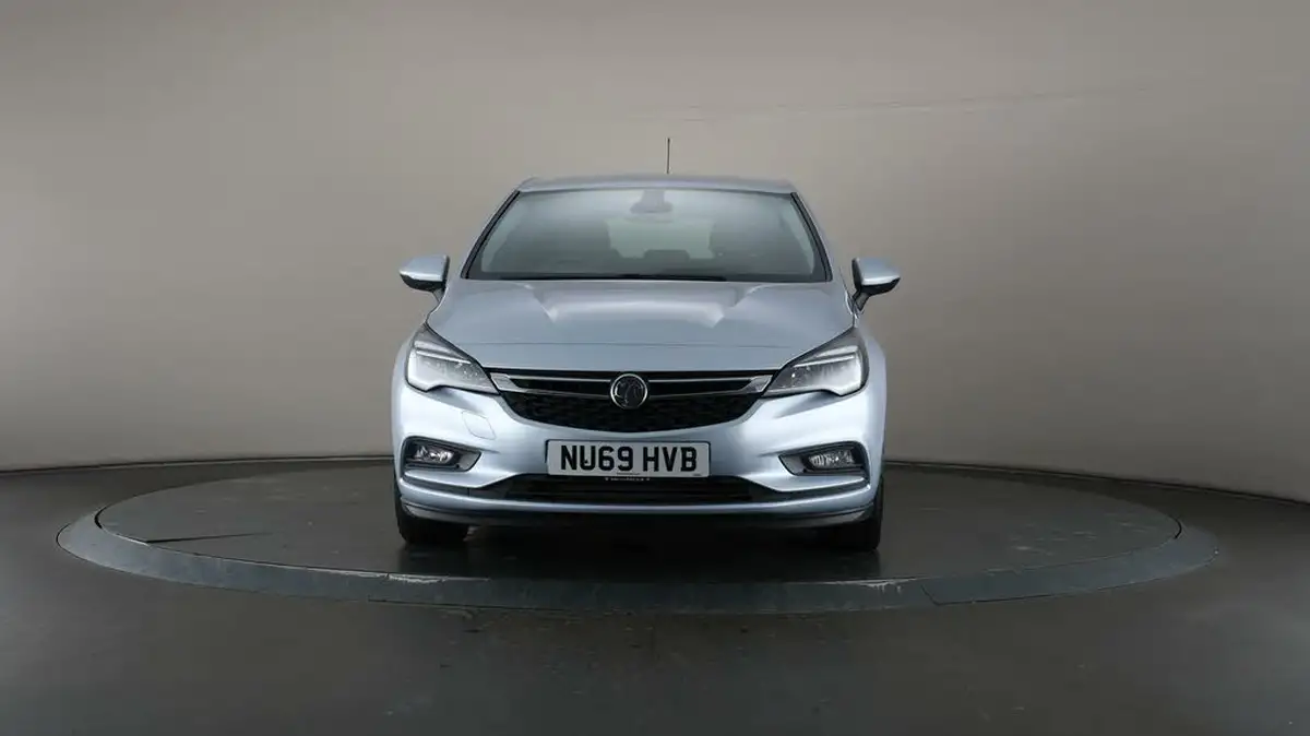 2019-vauxhall-astra-16cdti-griffin-big-2