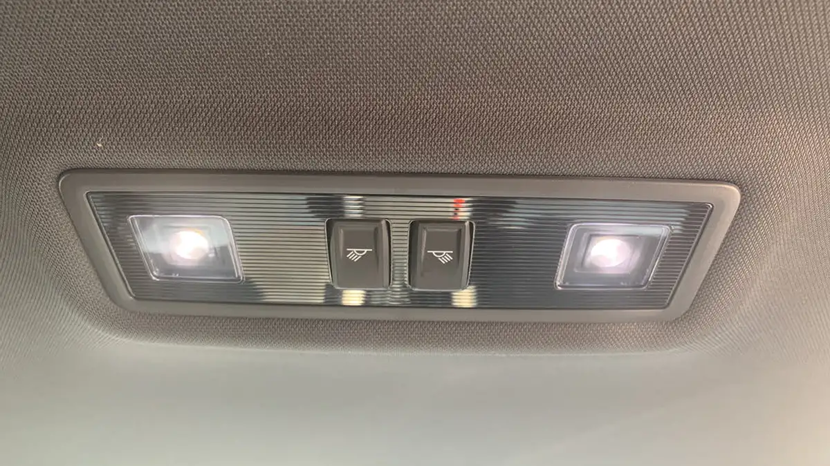 2018-volkswagen-t-roc-20-tsi-sel-ss-big-50