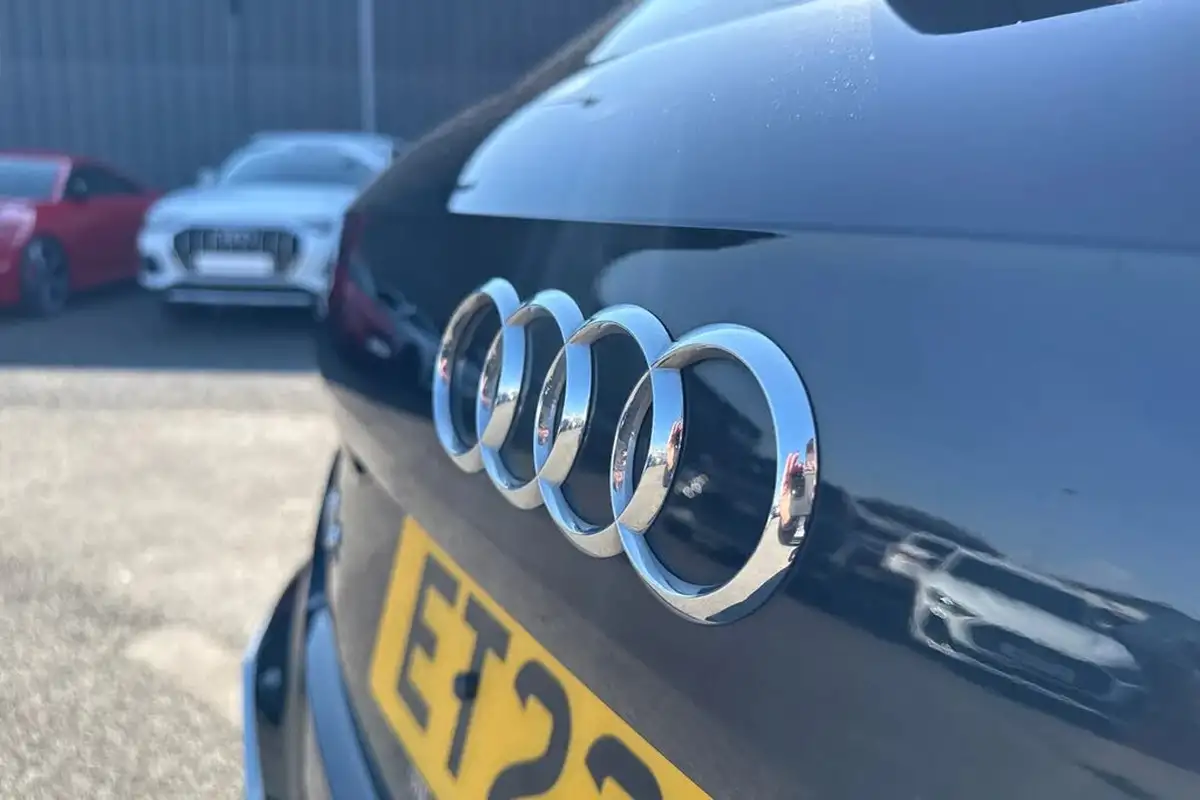 2023-audi-q2-15-35-tfsi-s-line-tronic-big-30