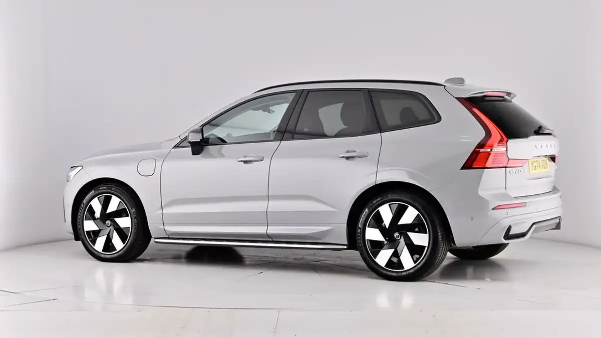 2024-volvo-xc60-20-t8-ultimate-dark-big-66