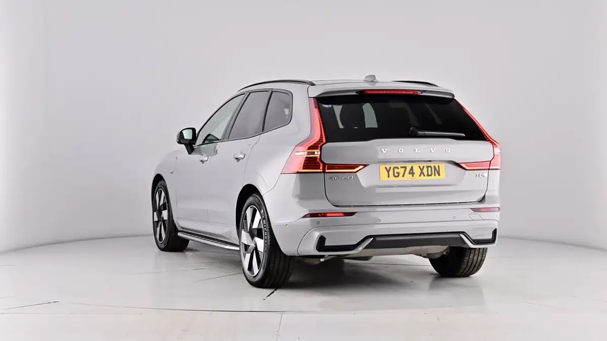 2024-volvo-xc60-20-t8-ultimate-dark-big-70