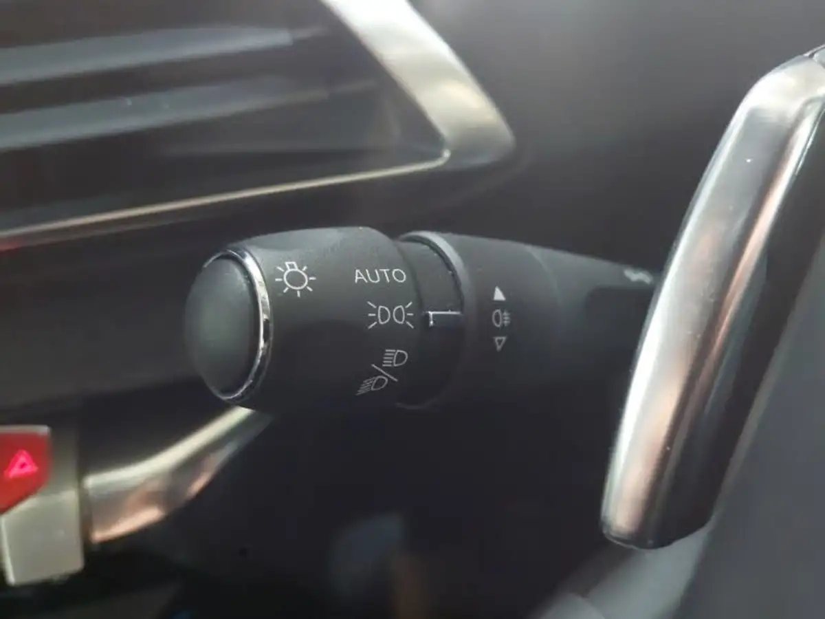 2022-peugeot-3008-suv-16-puretech-allure-premium-225bhp-hybrid-big-18