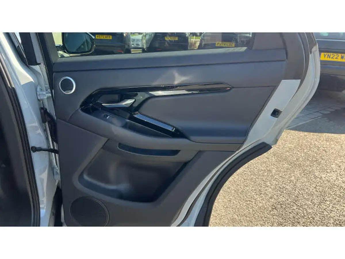 2024-land-rover-range-rover-evoque-20-d200-dynamic-hse-big-31