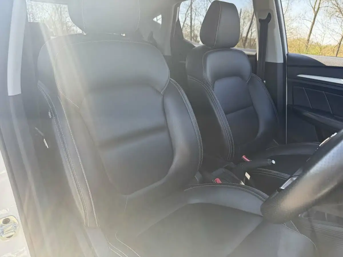 2020-mg-zs-suv-15-vti-tech-exclusive-106ps-big-11