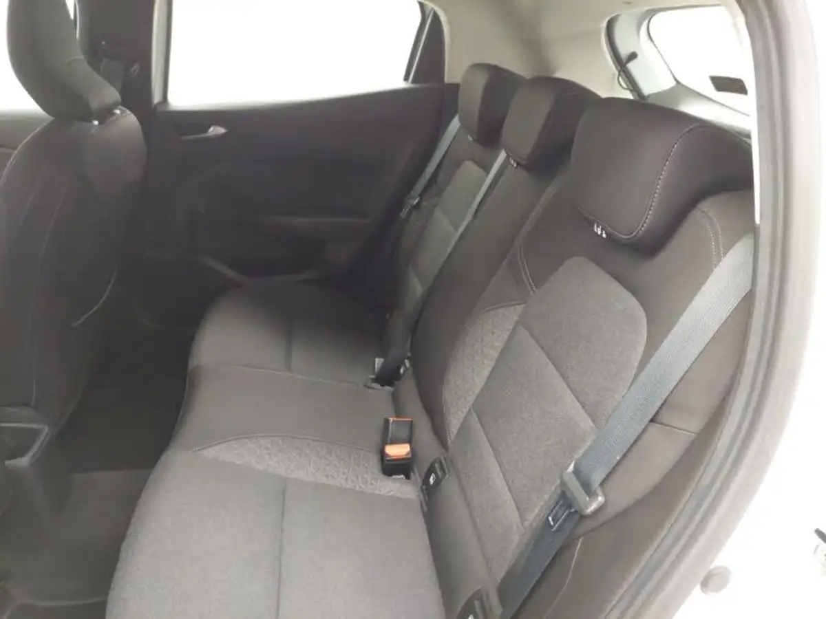 2021-renault-clio-10-sce-play-75bhp-big-5