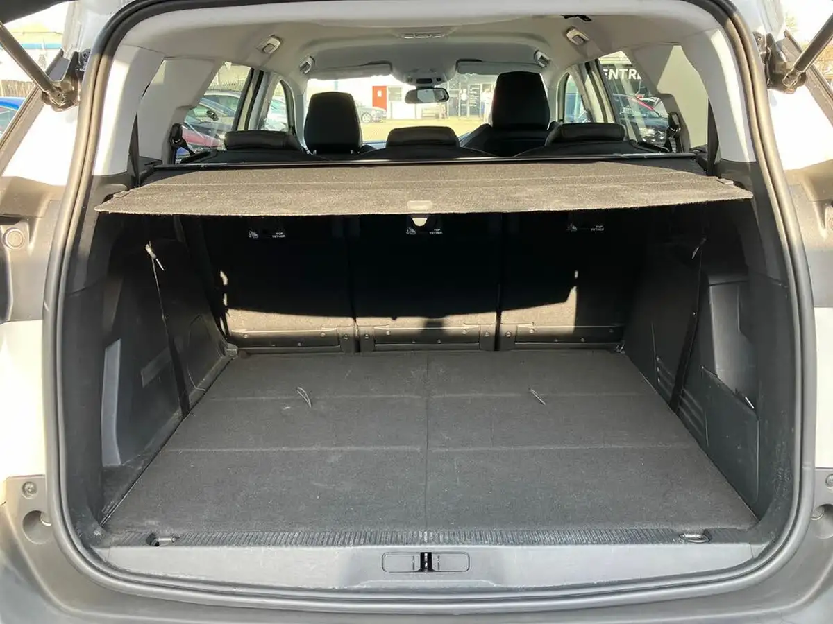 2020-peugeot-5008-suv-12-puretech-allure-eat8-big-19