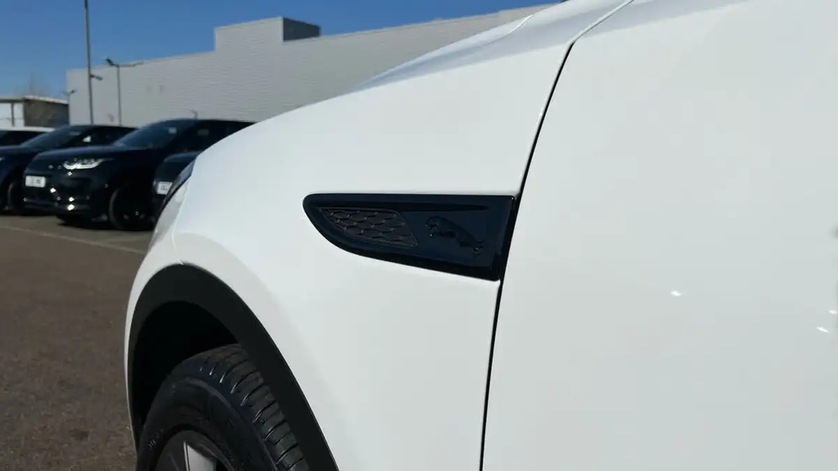 2021-jaguar-e-pace-20-d165-r-dynamic-black-big-19