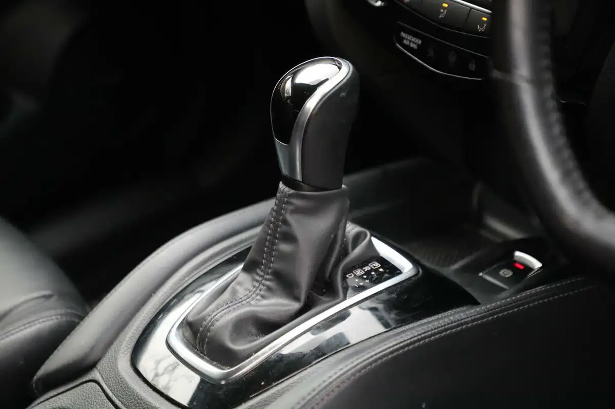 2019-nissan-x-trail-17dci-tekna-5-seat-cvt-big-13
