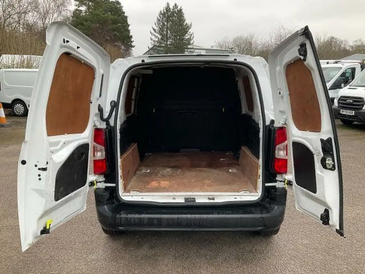 2020-citroen-berlingo-15bluehdi-1000-enterprise-100pseu6dt-e-ss-panel-big-9