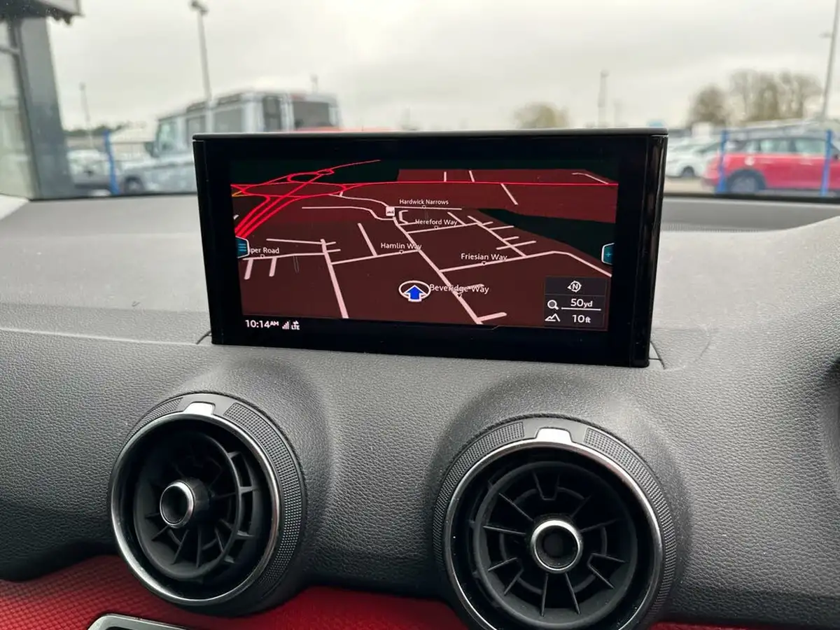 2018-audi-q2-10-30-tfsi-sport-s-tronic-big-2