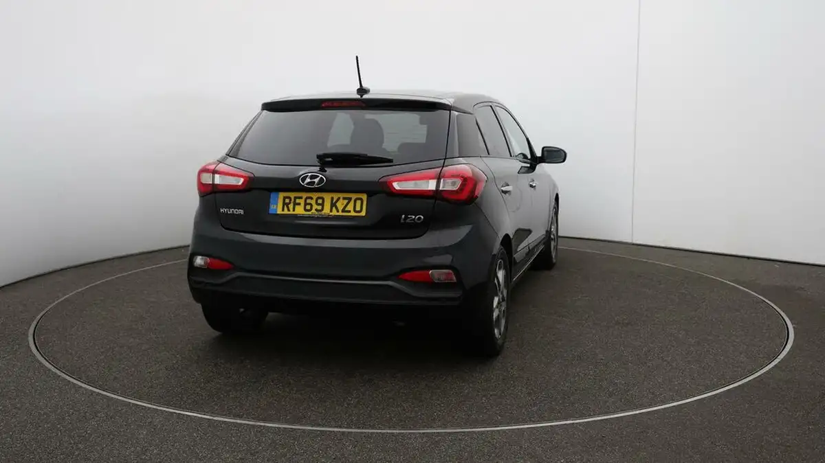 2020-hyundai-i20-12-premium-se-nav-big-51