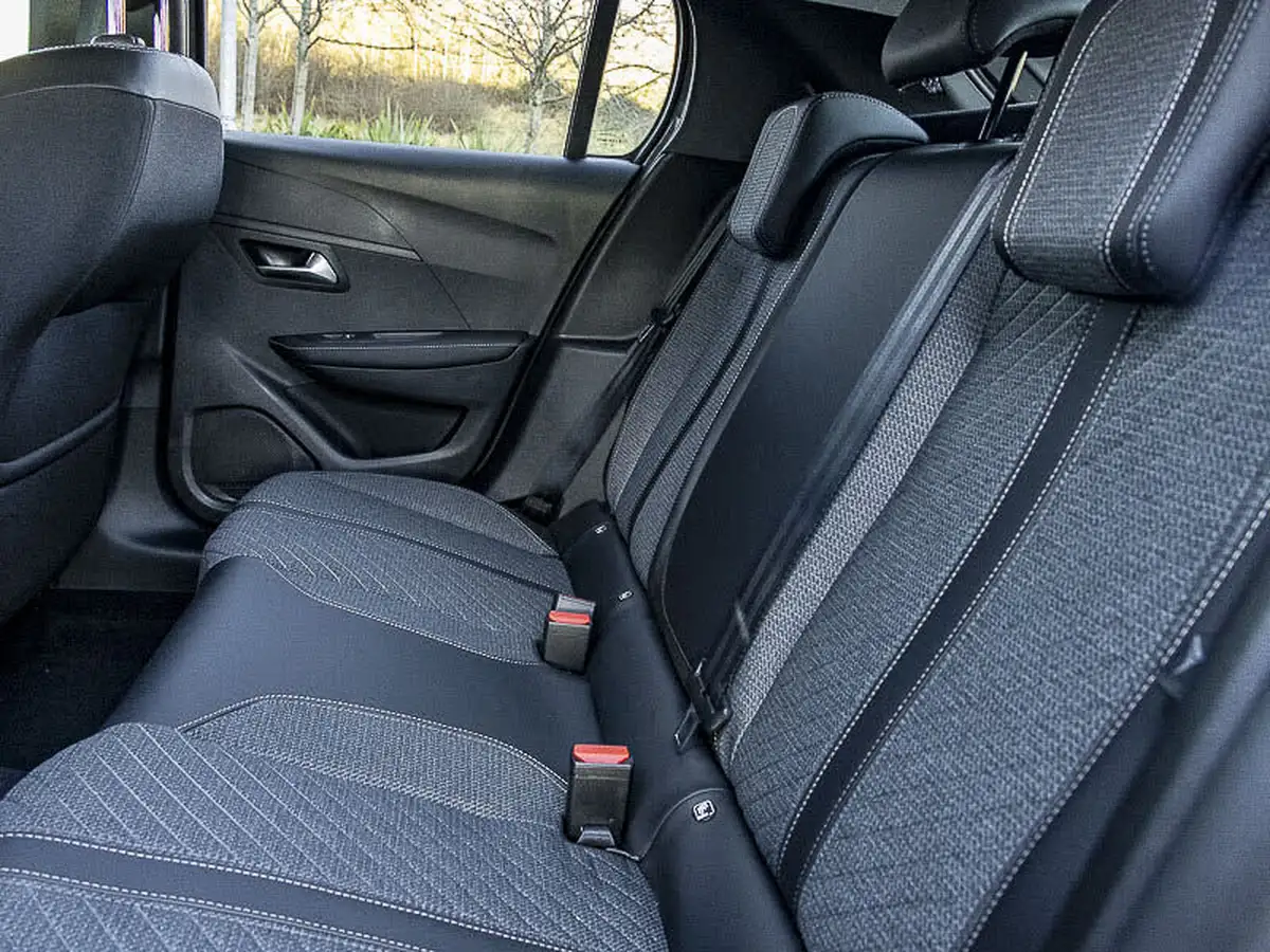 2025-peugeot-208-12-puretech-allure-big-5