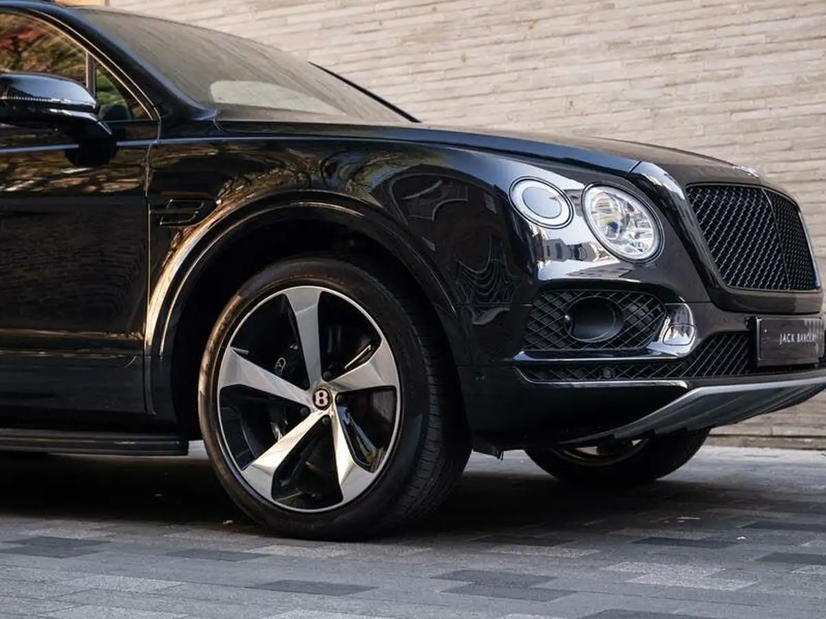 2019-bentley-bentayga-40-v8-big-10