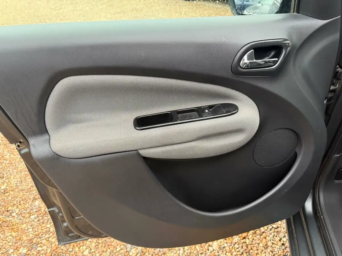 2012-citroen-c3-picasso-16-vtr-118bhp-auto-seq-big-30