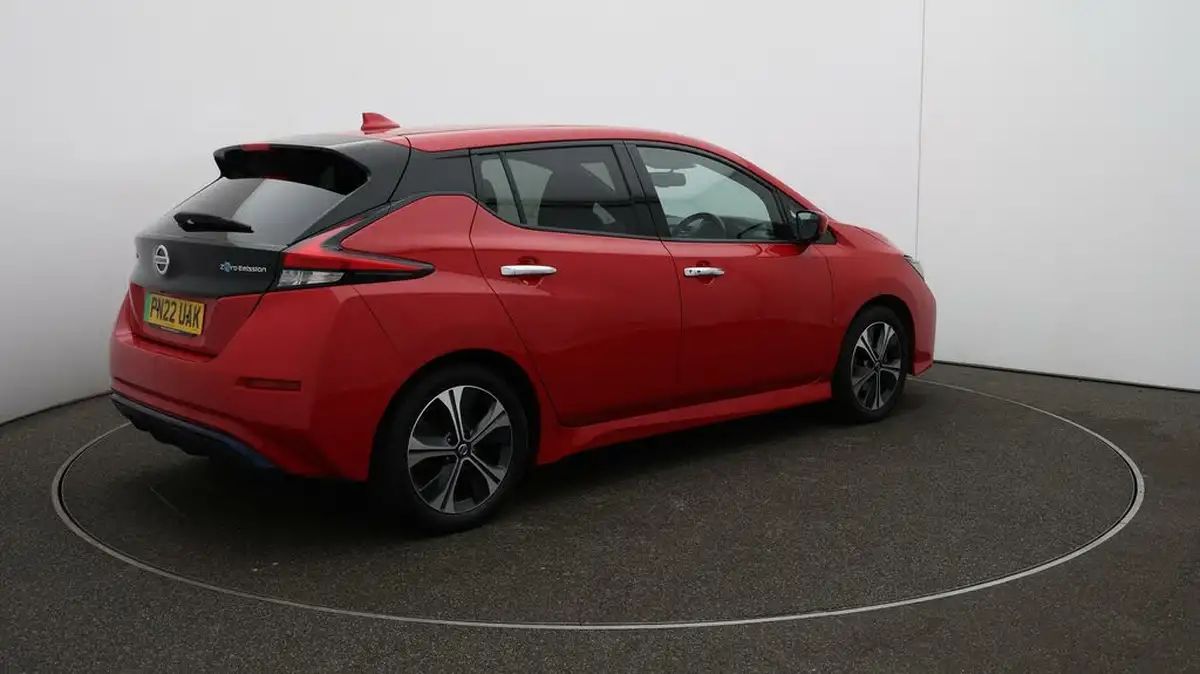 2022-nissan-leaf-e-tekna-big-44
