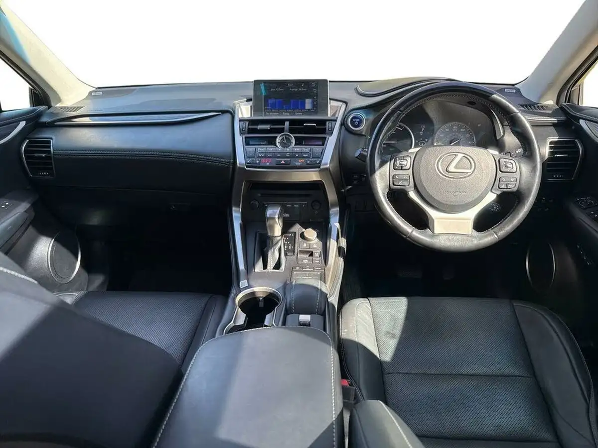 2016-lexus-nx-300h-25-premier-big-10