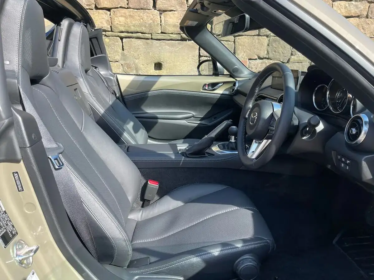 2025-mazda-mx-5-15-exclusive-line-roadster-big-10