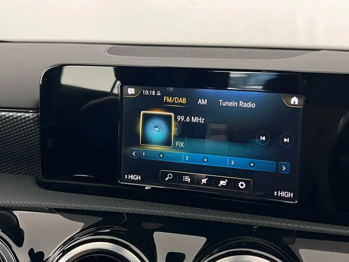2019-mercedes-benz-a-class-15d-a180d-sport-hatchback-5d-7g-dct-big-23